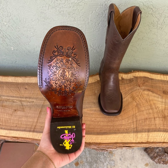 Shoes - Brown square toe boots